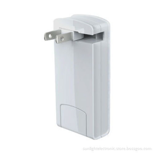 Power Bank with Plug, 2,600mAh Capacity, FCC, CE and RoHS Marks